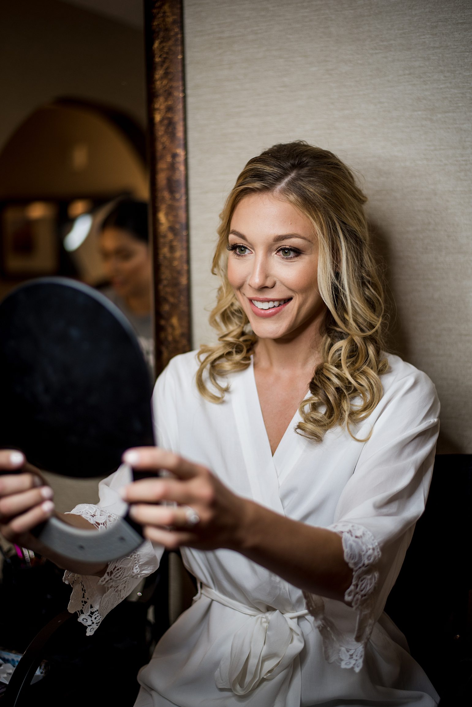 getting ready wedding photos