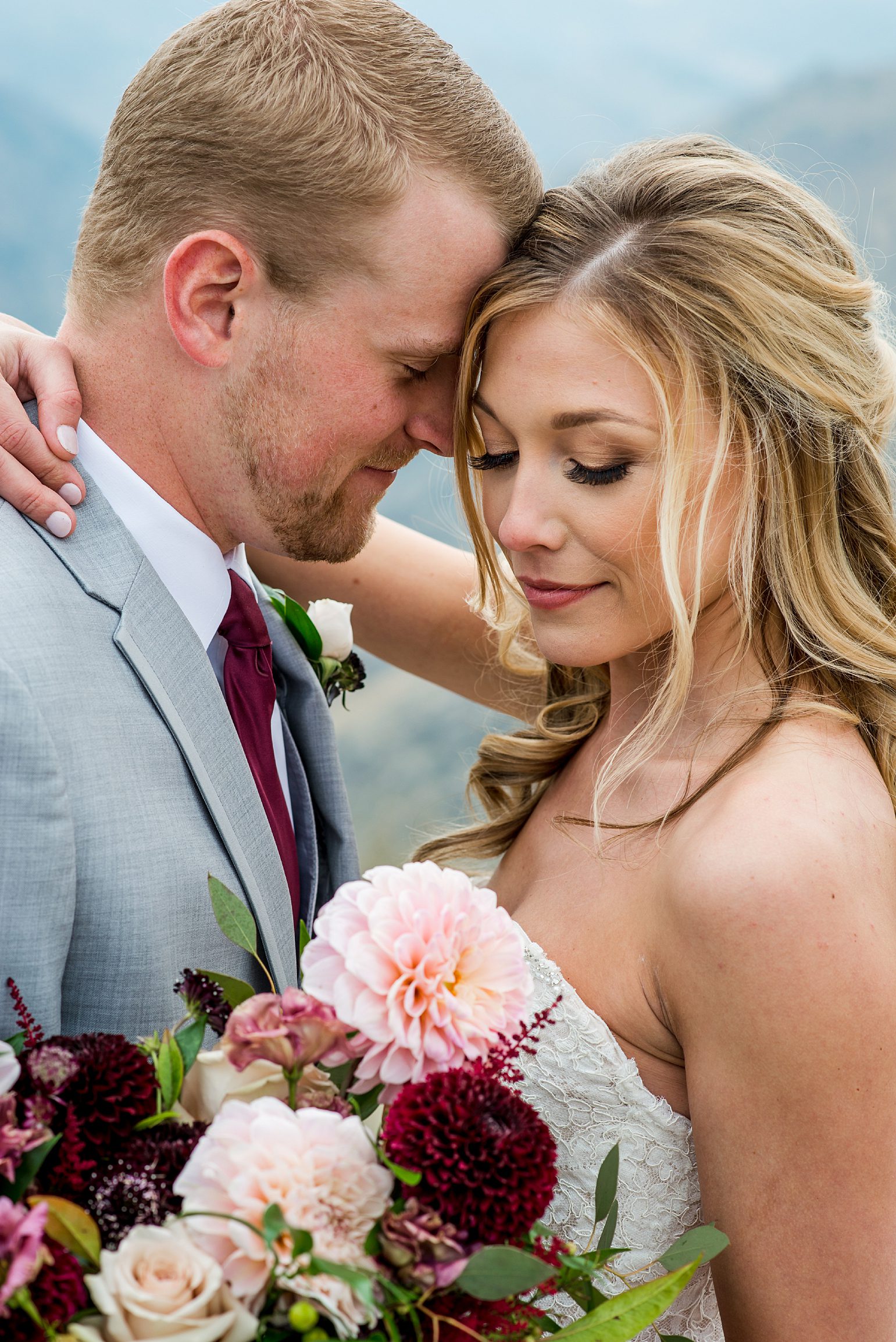 wedding photos at Lookout Mountain