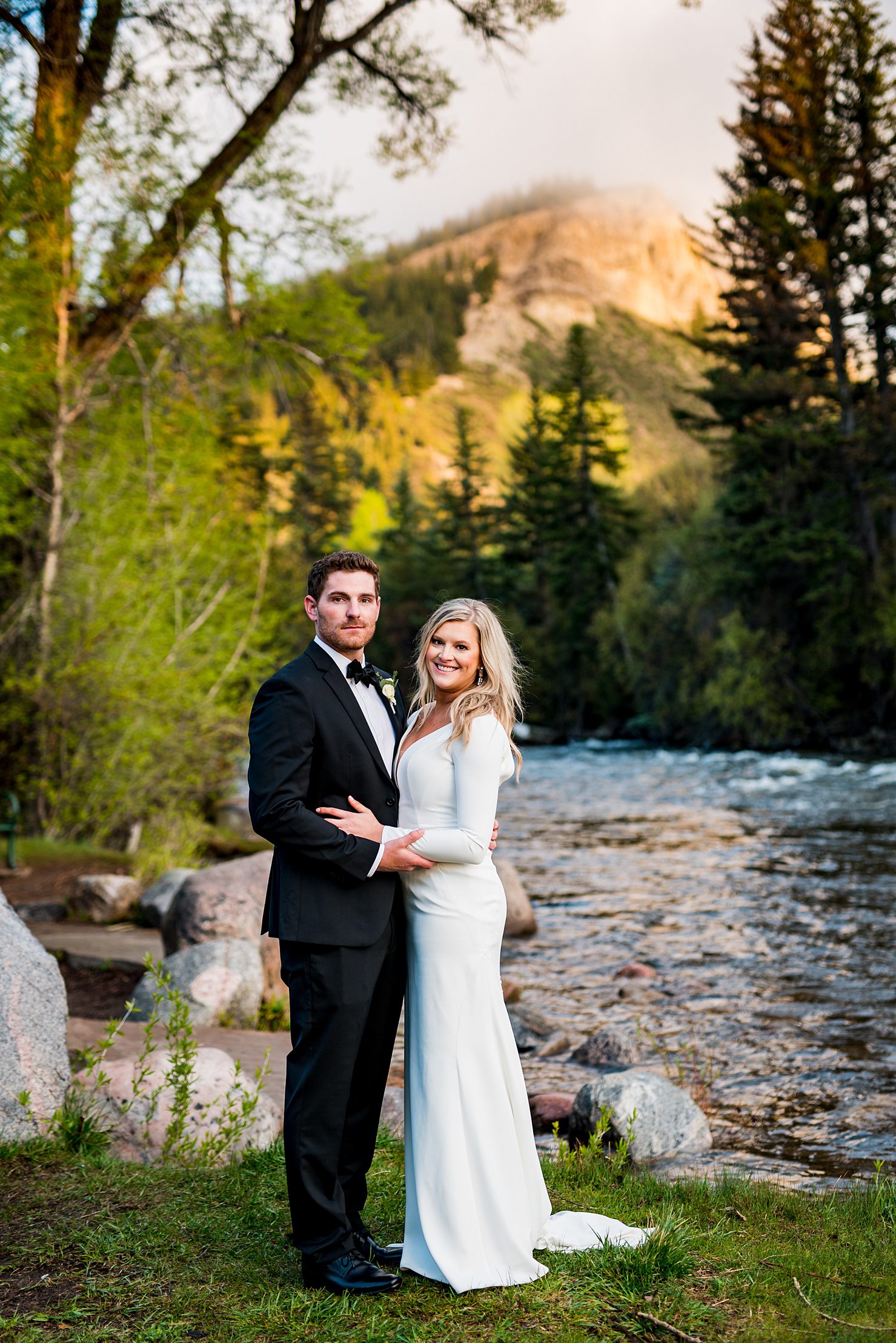 wedding couple during a beautiful sunset in Vail