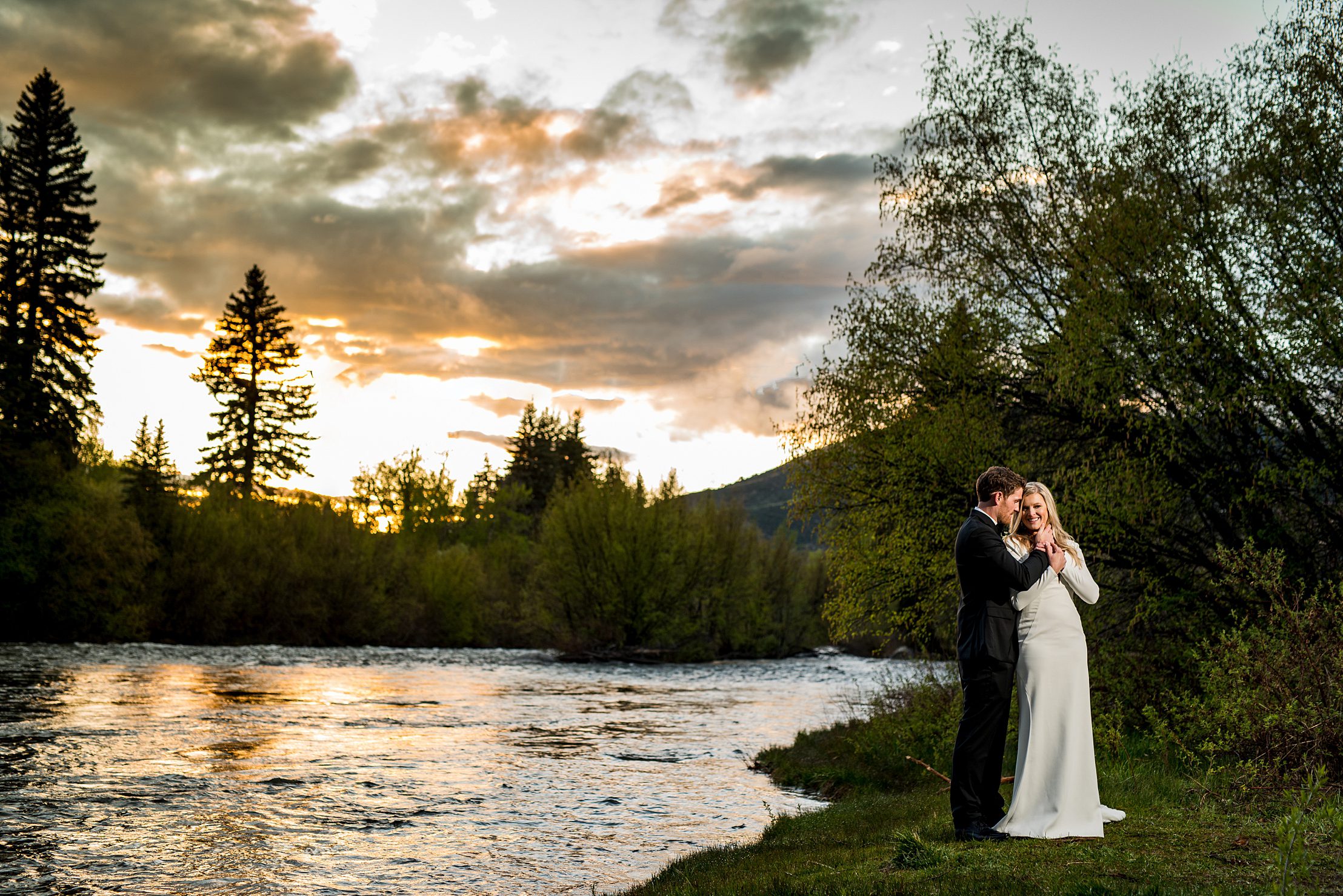 wedding couple during sunset at the Westin Riverfront wedding venue