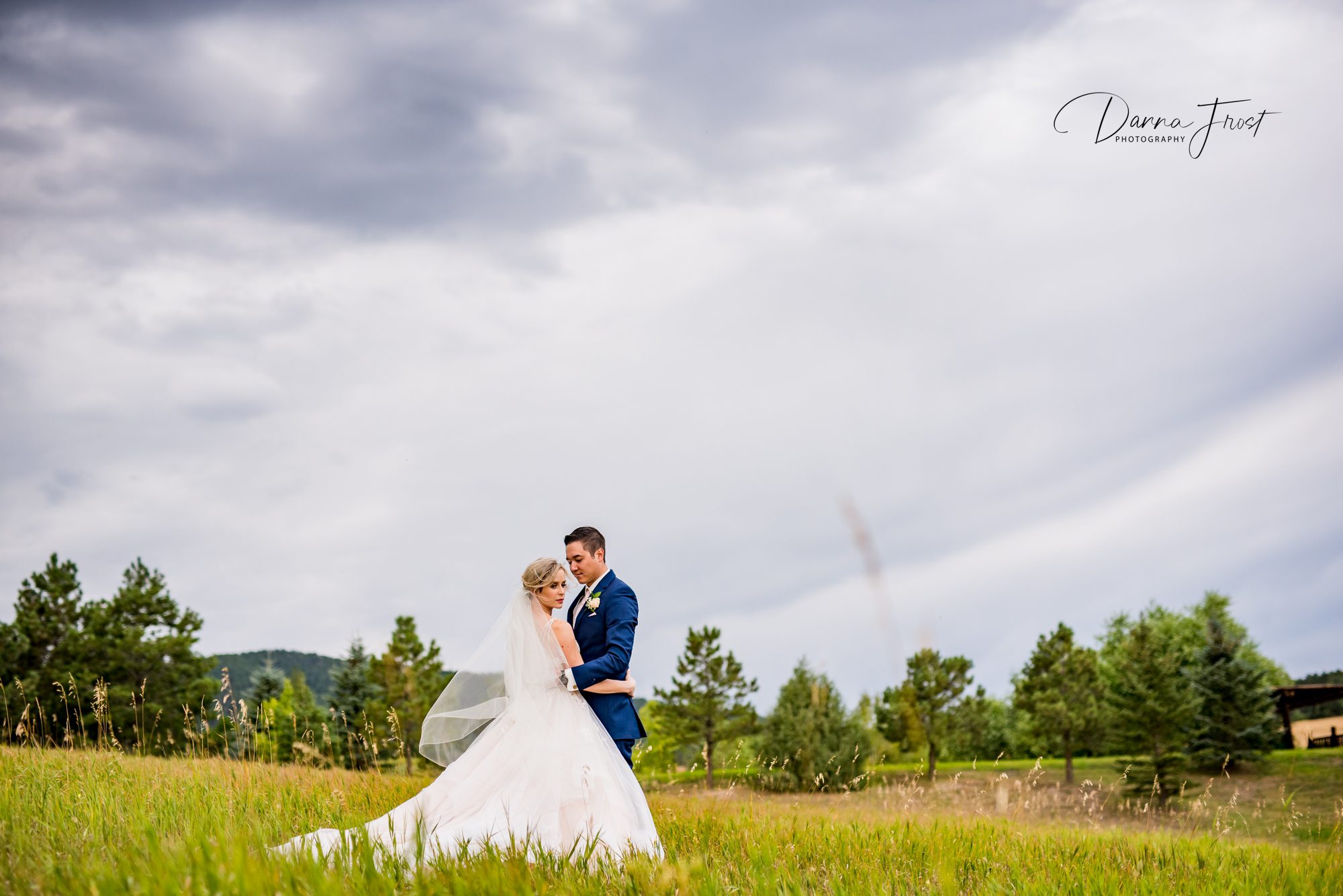 romantic wedding at spruce mountain ranch in Colorado