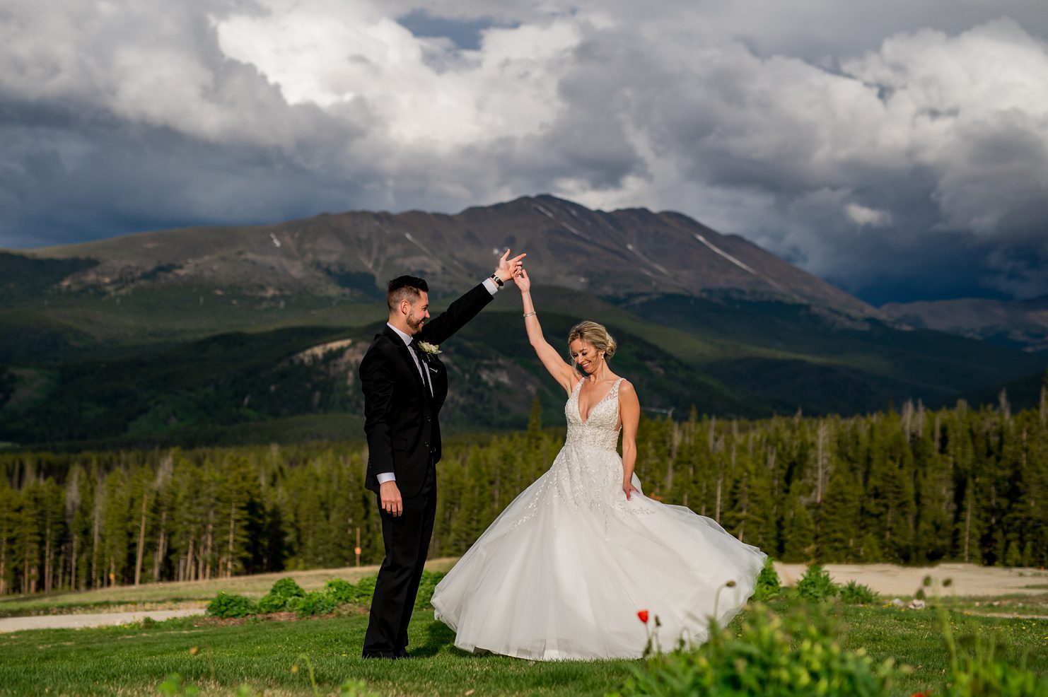 wedding couple at ten mile station